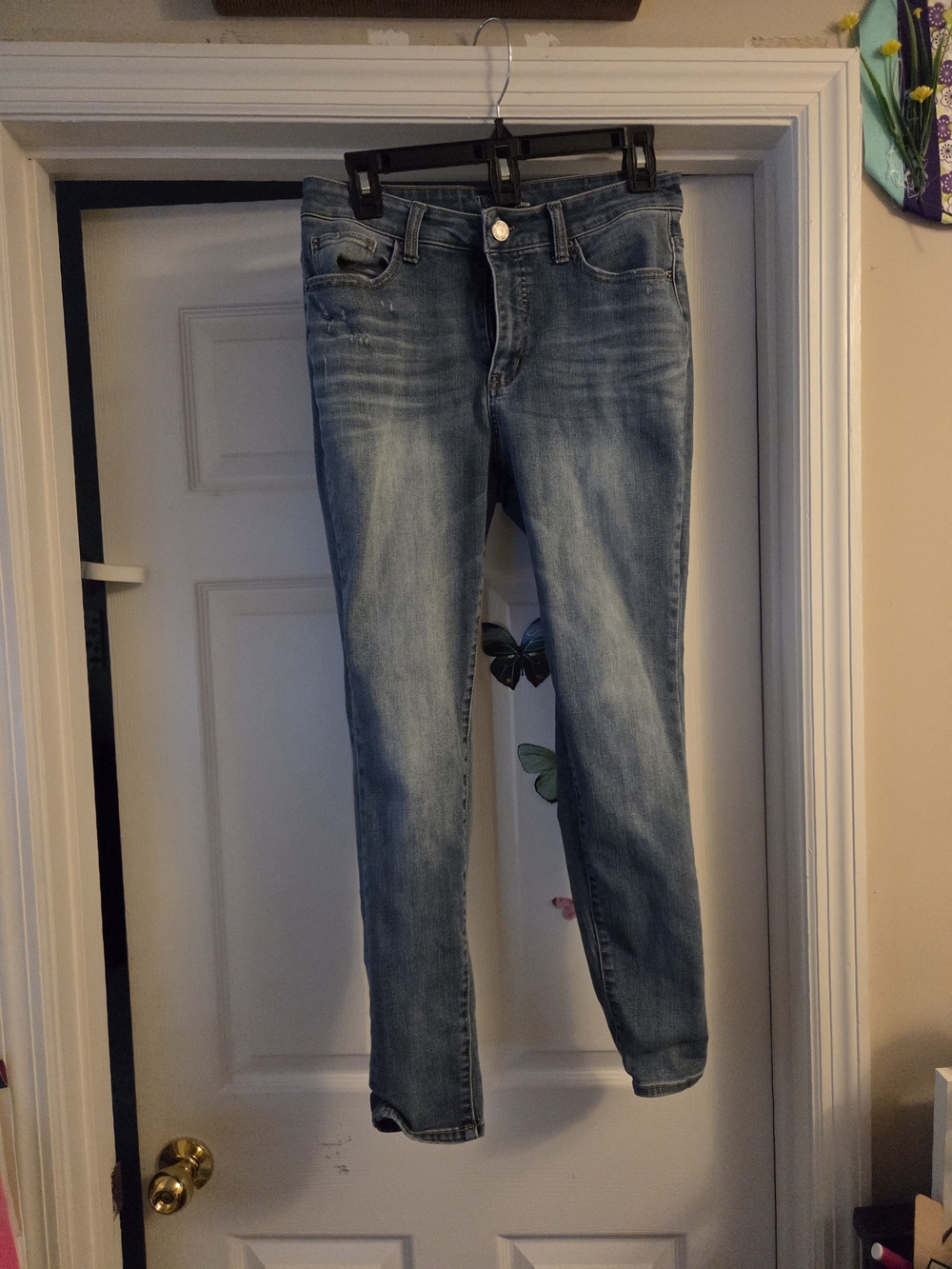 Time and true distressed size 10 high rise skinny denim jeans